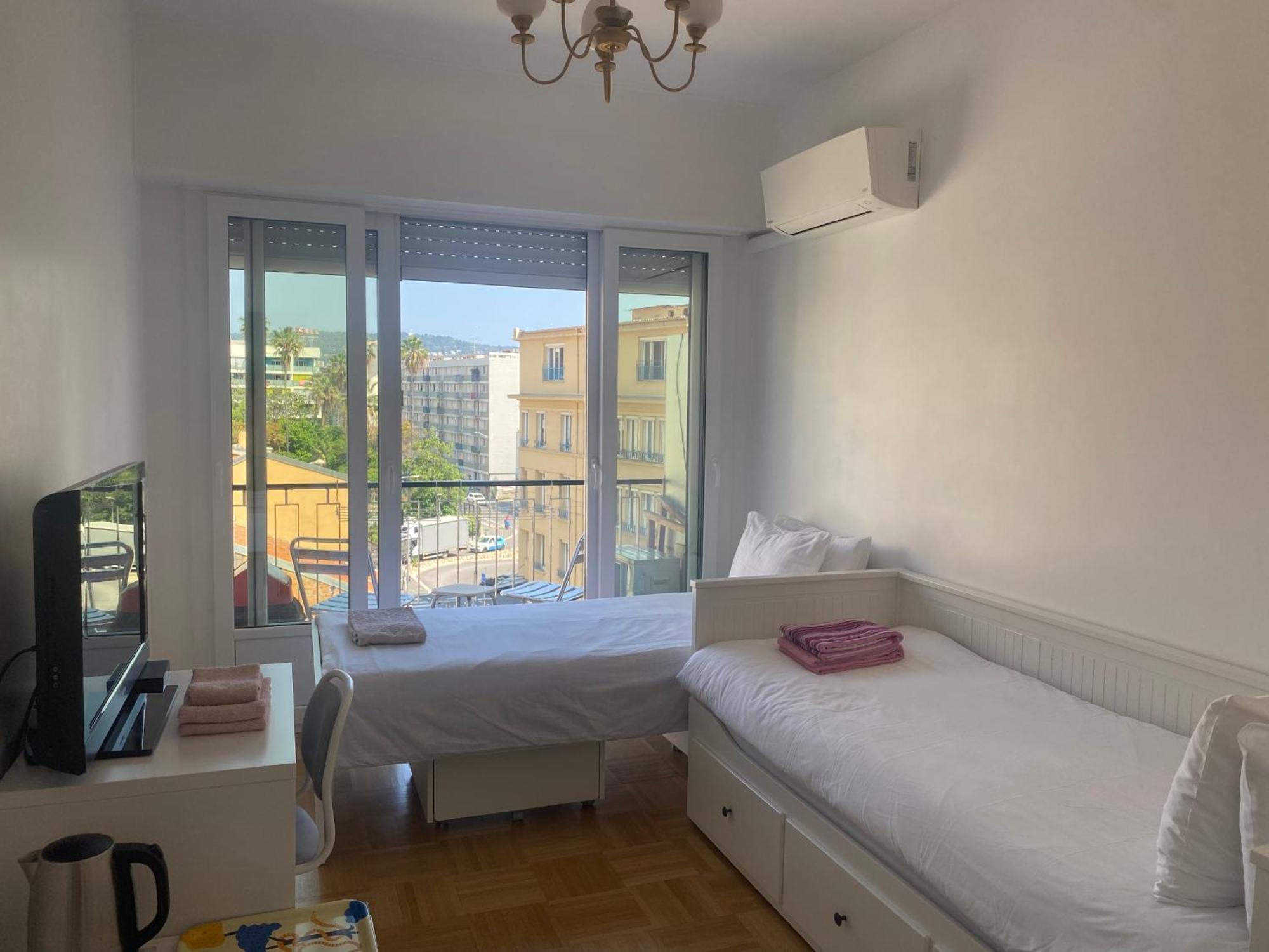 Mirela'S Private Room With Key, Ac, Lift & Balcony In The Center Of Nice On The Cote D'Azur מראה חיצוני תמונה